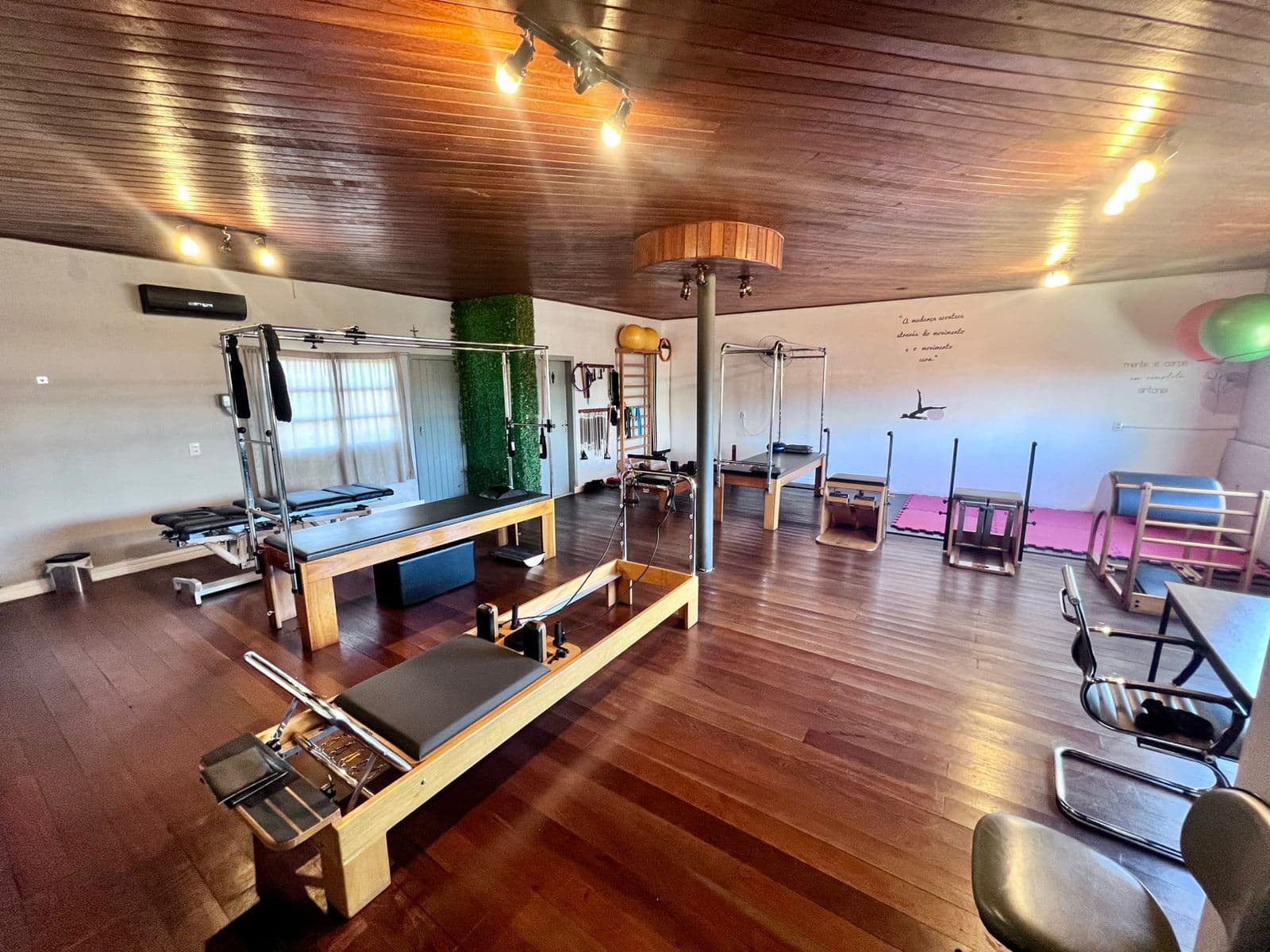 Pilates Solo e Aparelhos